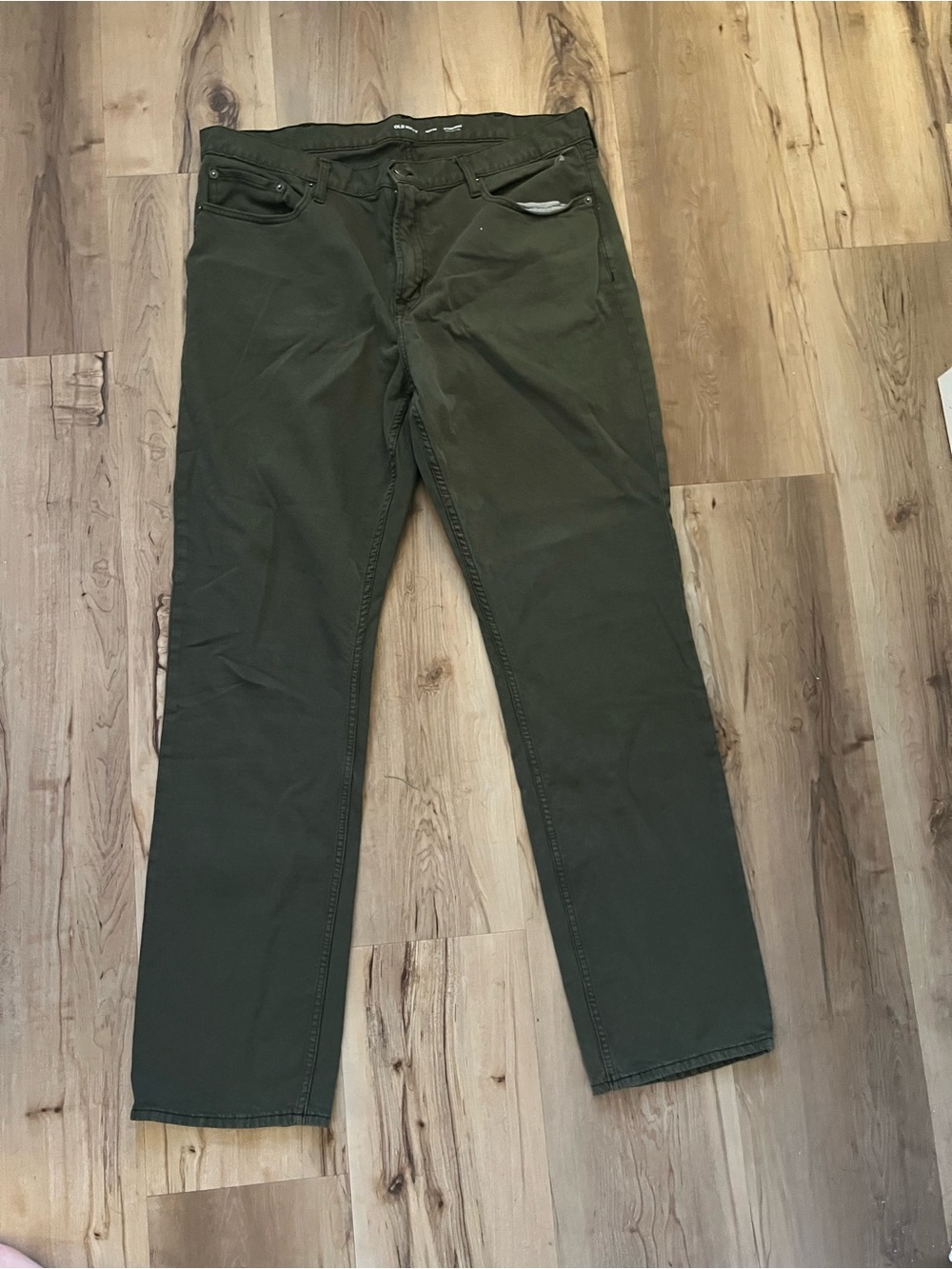 Old Navy Men's Olive Green Chinos